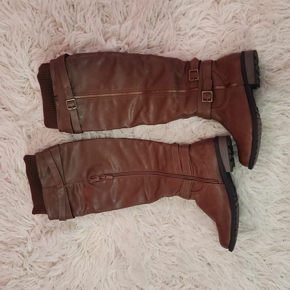 Like New! FOREVER Link Shoes Sweater Cuffed Knee High Faux Leather Boots Size 8 - Picture 5 of 11
